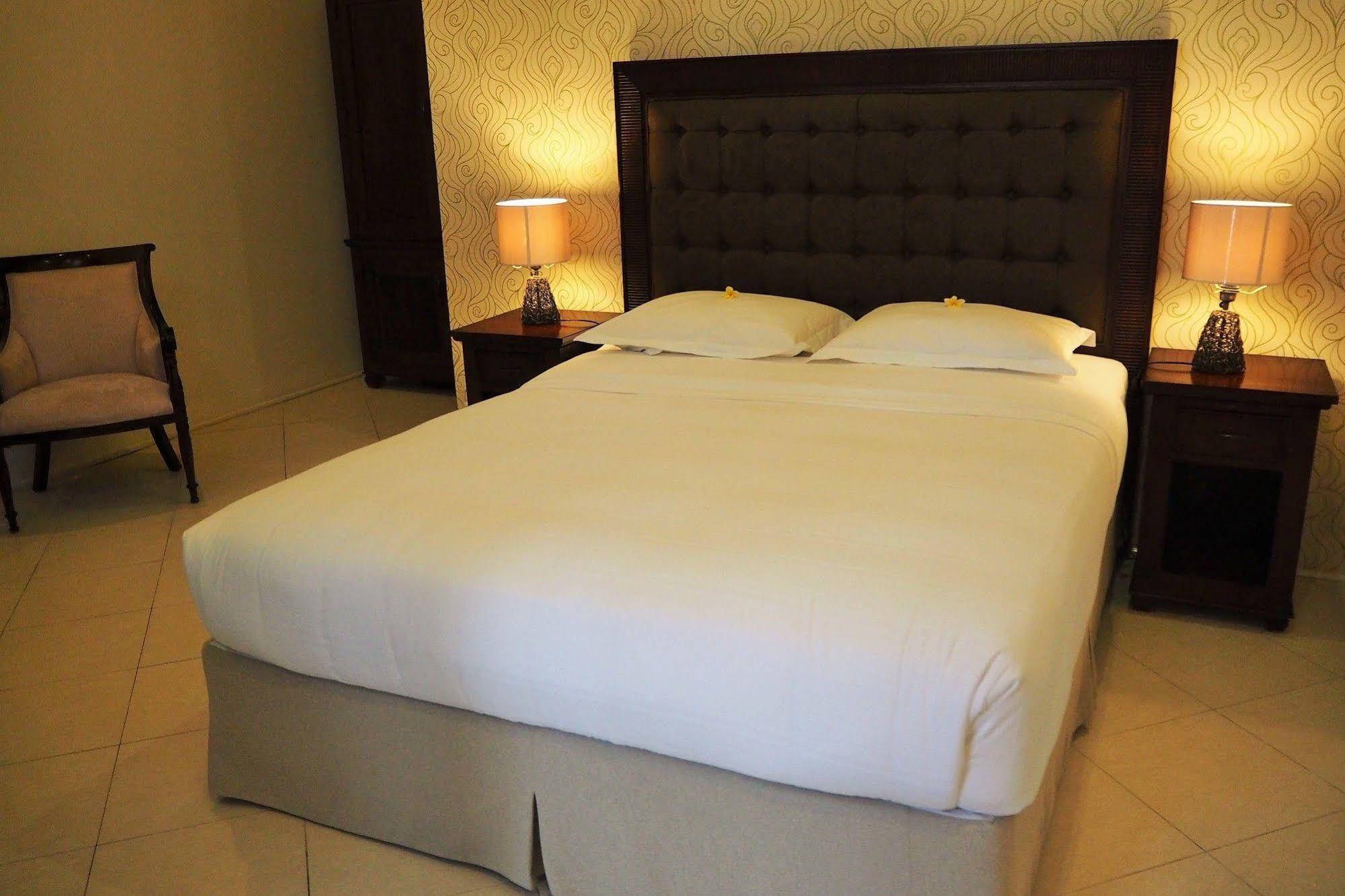 The Gecho Inn