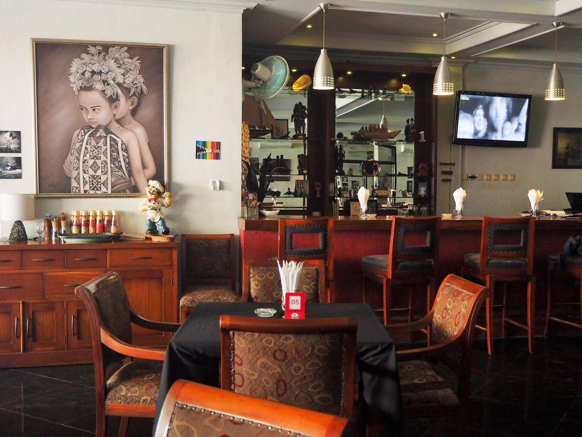 The Gecho Inn