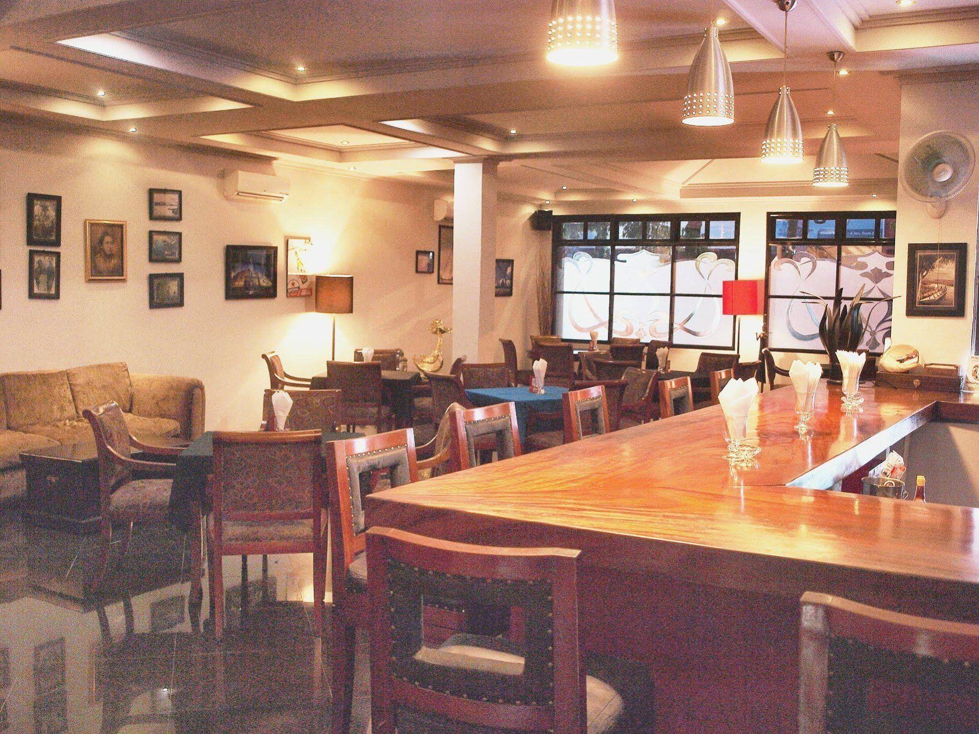 The Gecho Inn