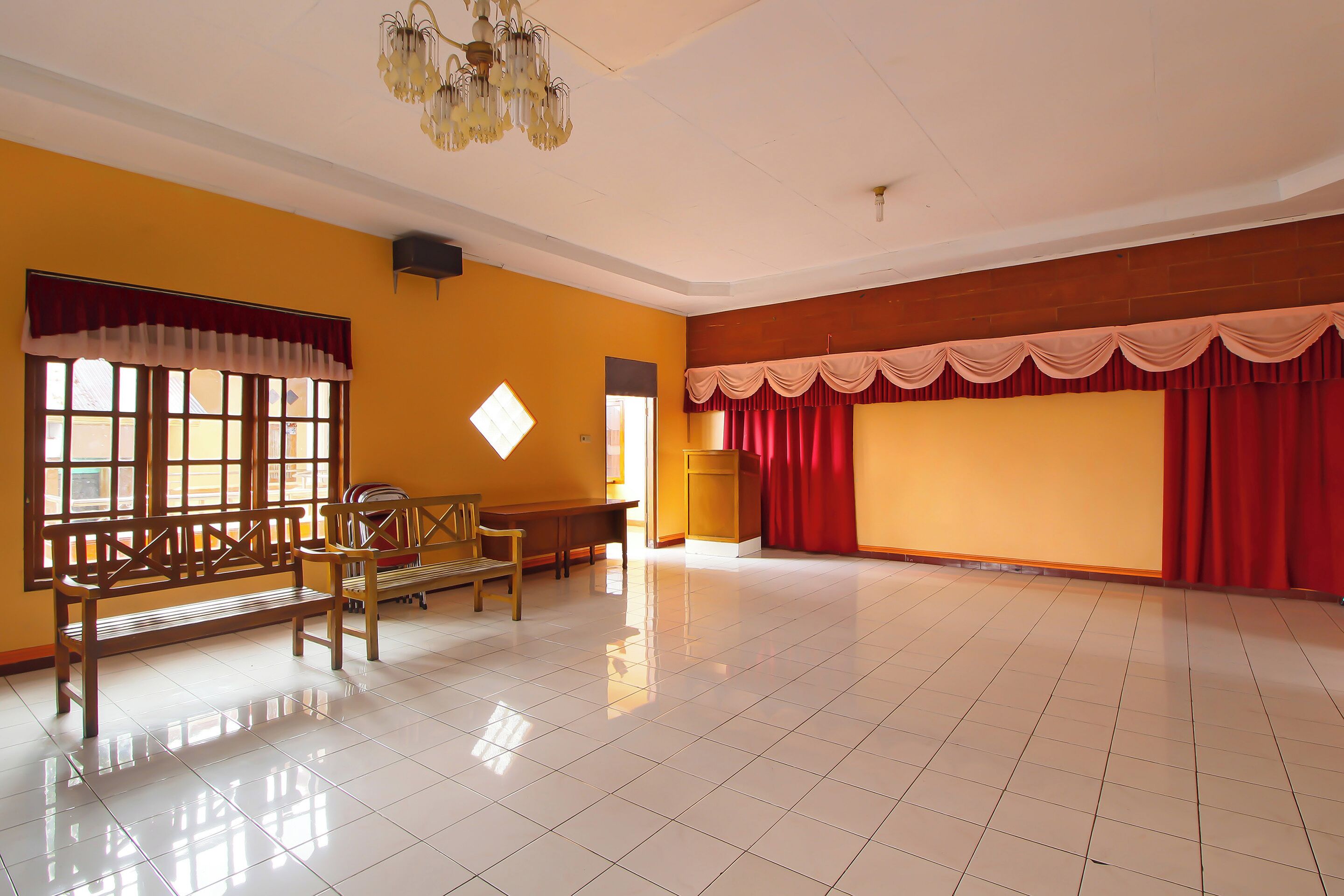 Hotel Dan Aula Wahyu Sari B by OYO