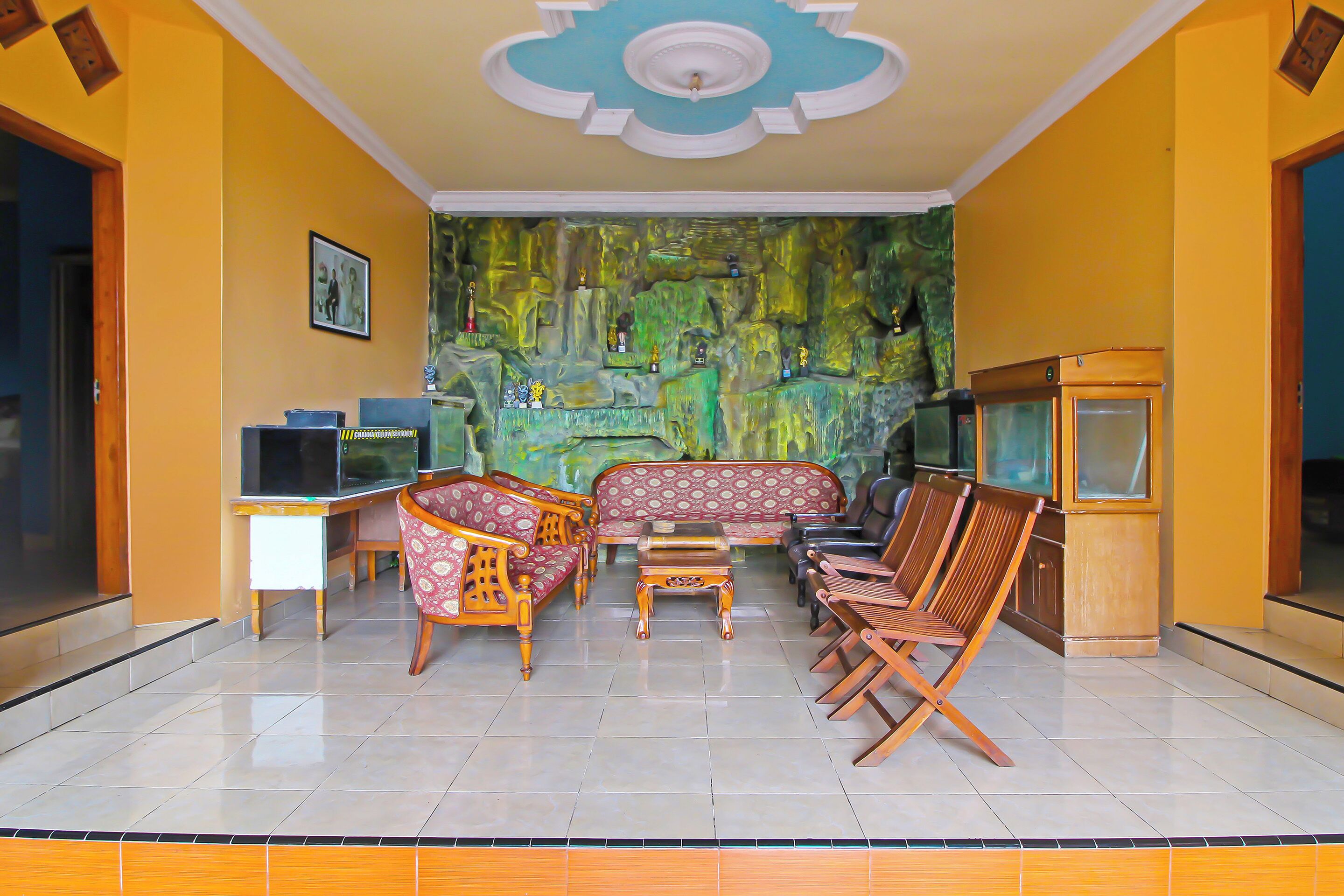 Hotel Dan Aula Wahyu Sari B by OYO