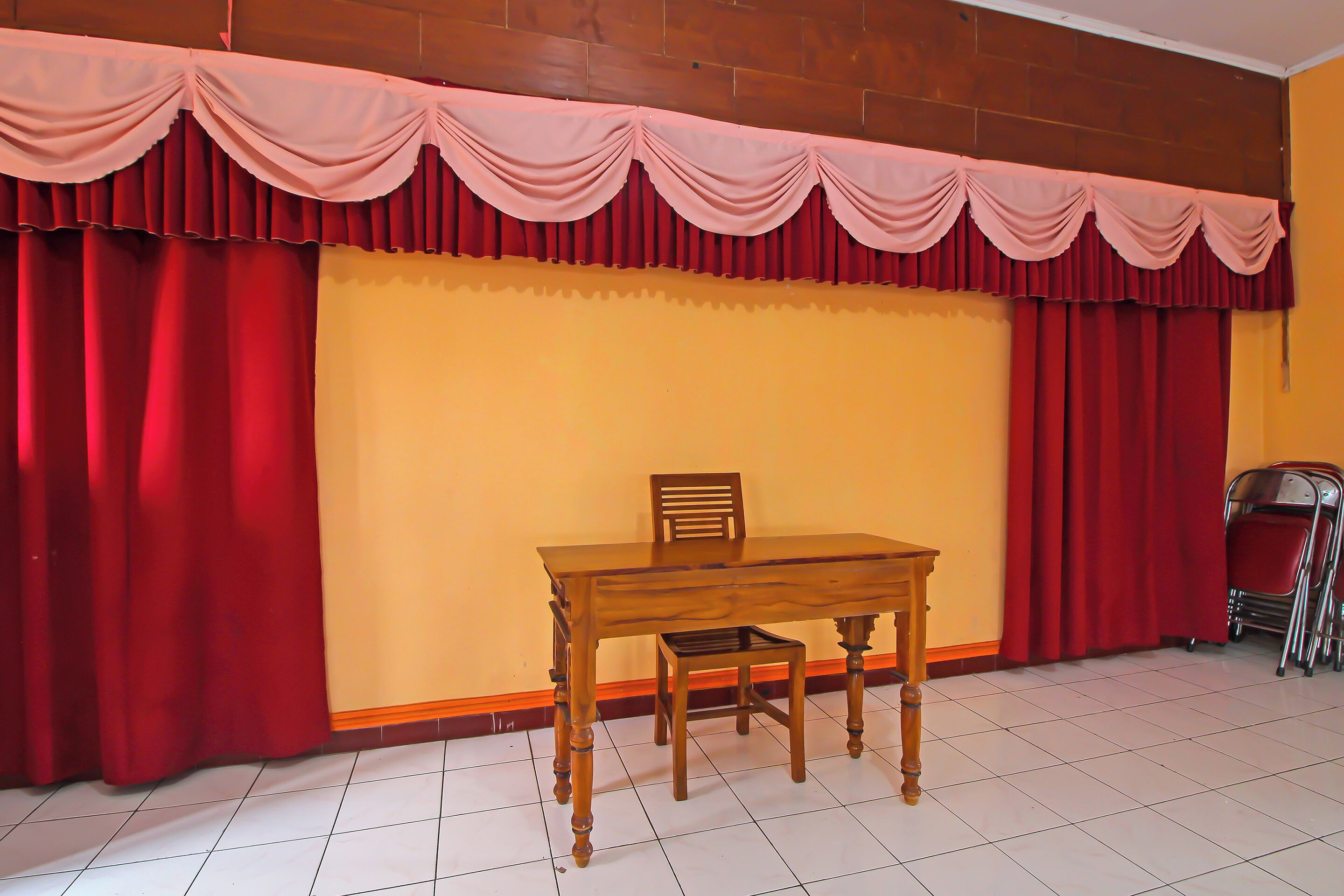 Hotel Dan Aula Wahyu Sari B by OYO