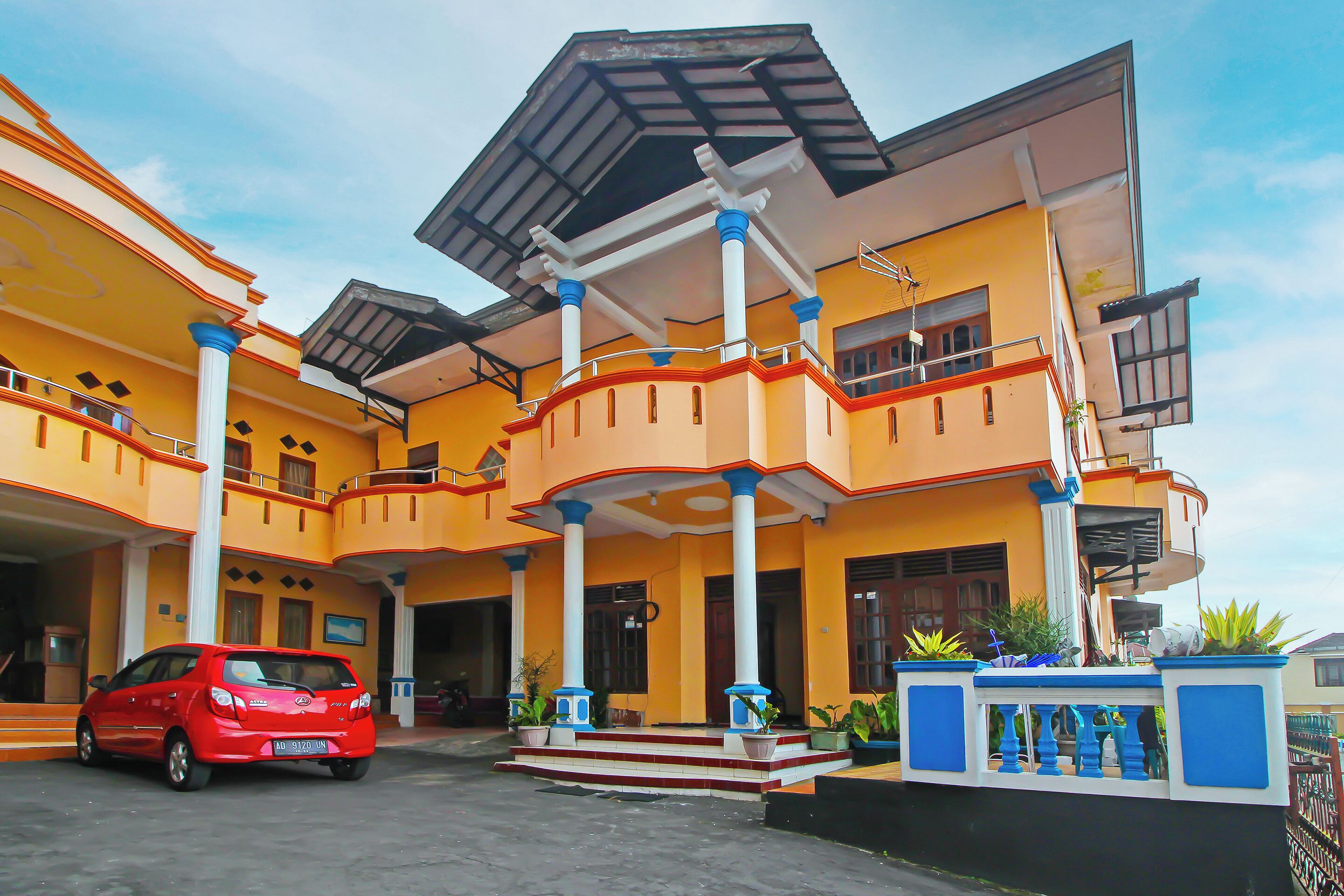 Hotel Dan Aula Wahyu Sari B by OYO