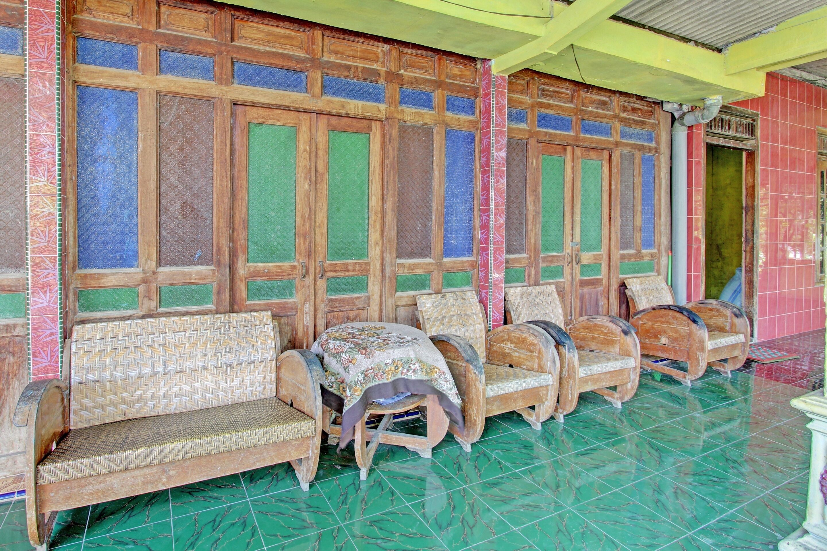 Spot On 92535 Guest House Pak Darso