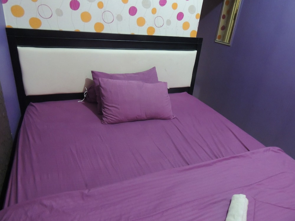 Ungu Nasional 2 Hotel