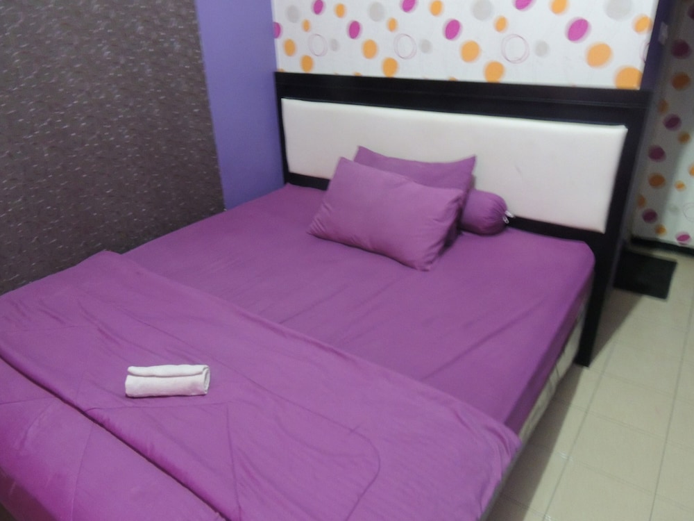 Ungu Nasional 2 Hotel