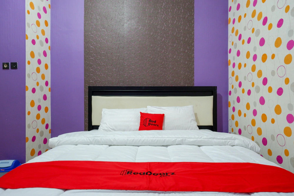 Ungu National Hotel by RedDoorz