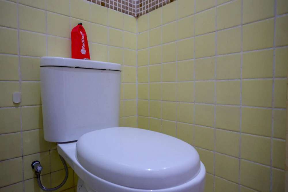 Ungu National Hotel by RedDoorz