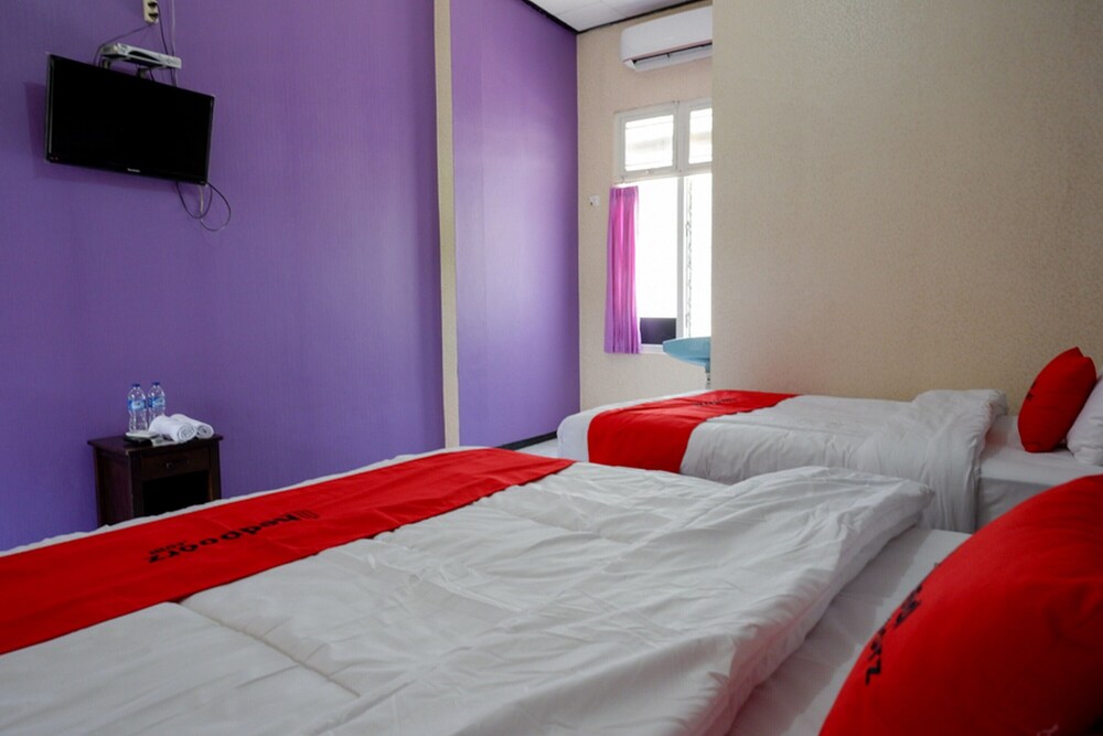 Ungu National Hotel by RedDoorz