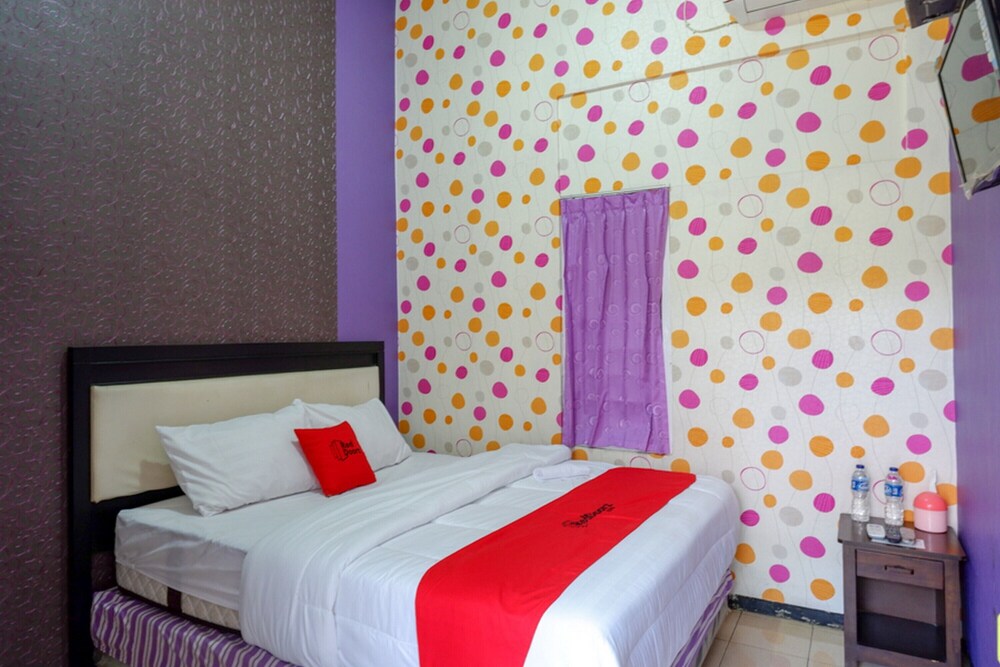 Ungu National Hotel by RedDoorz