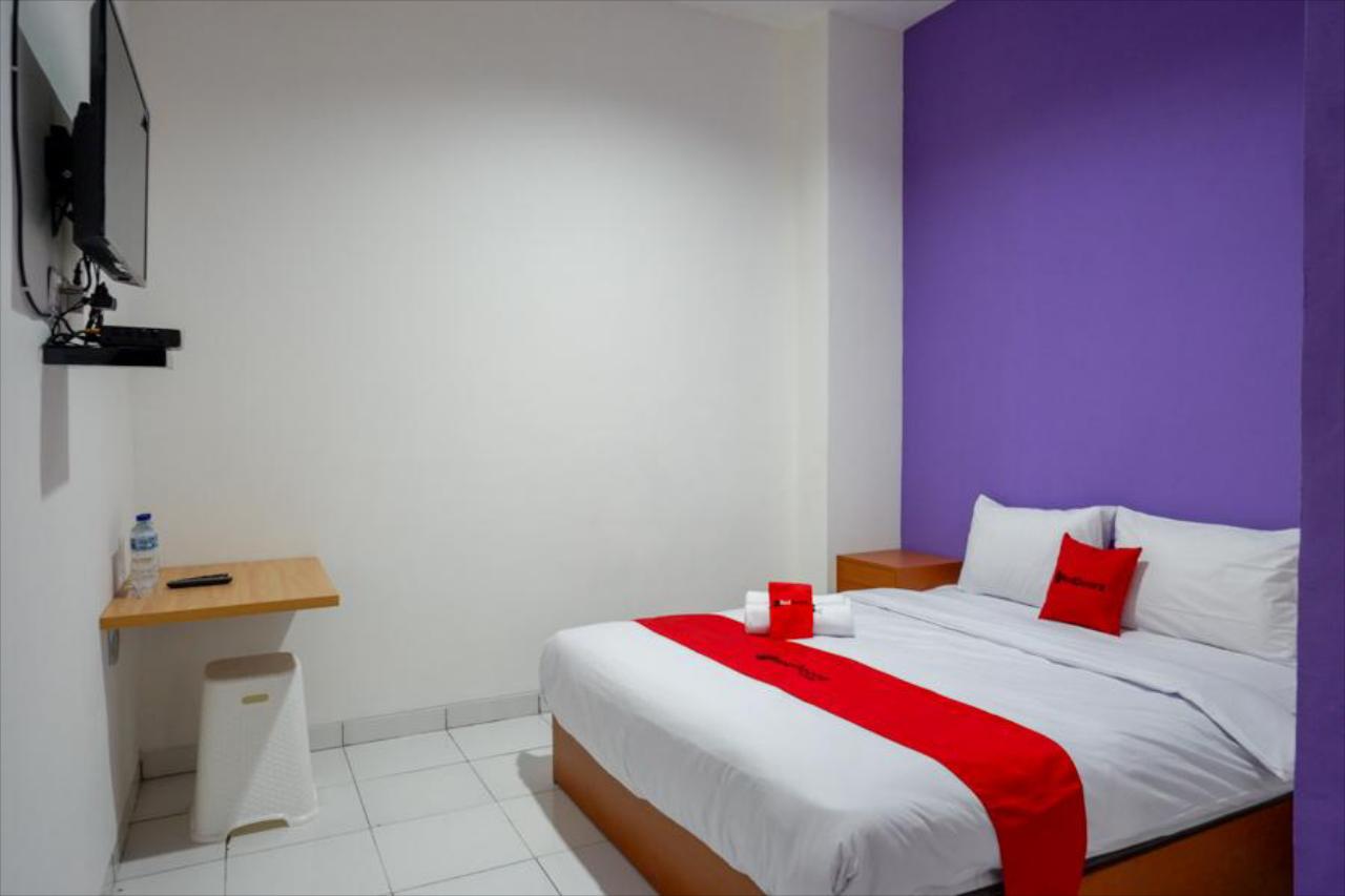 Simple Inn by RedDoorz