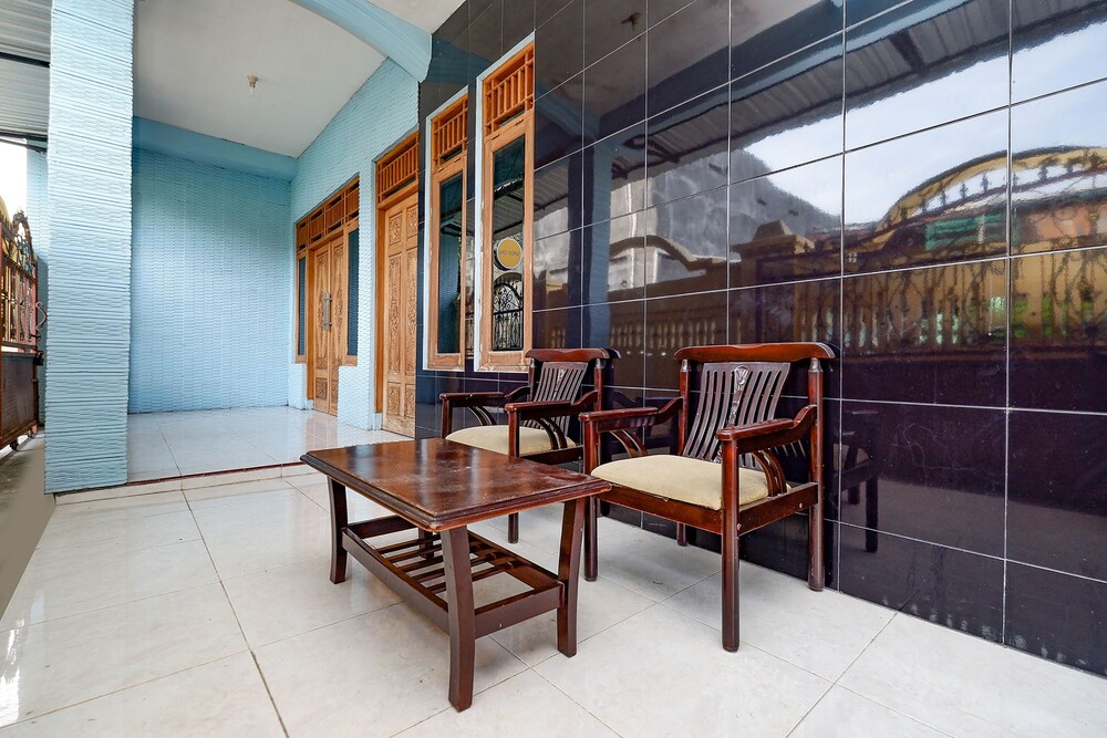 Griya Widya Syariah by OYO Rooms