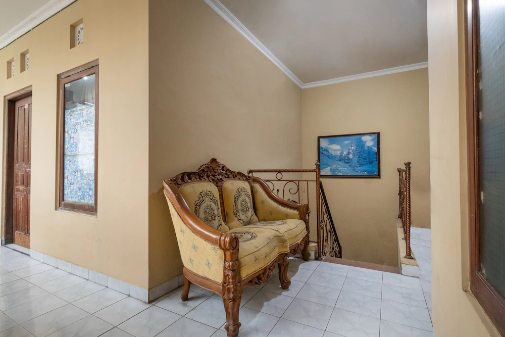 Puri Arsita Residence by OYO Rooms