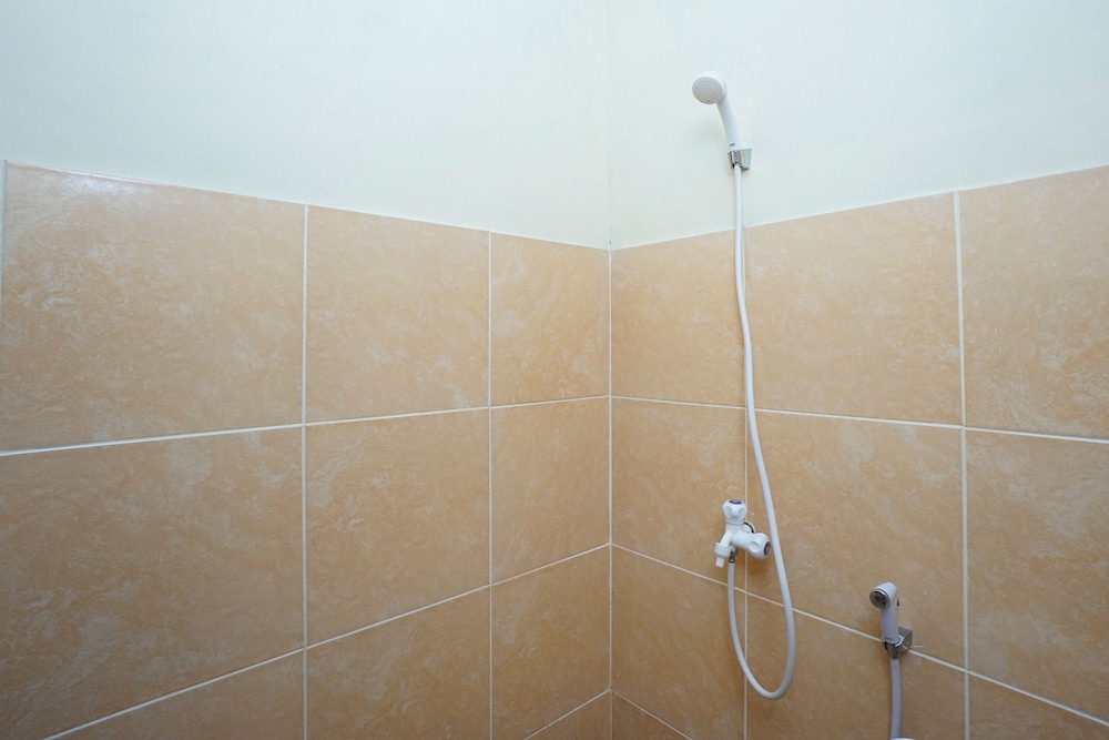 Omah Mbah Lurah Syariah by OYO Rooms