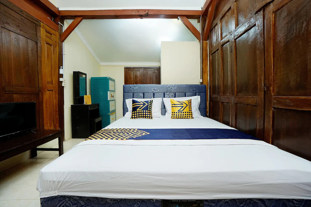 Omah Mbah Lurah Syariah by OYO Rooms