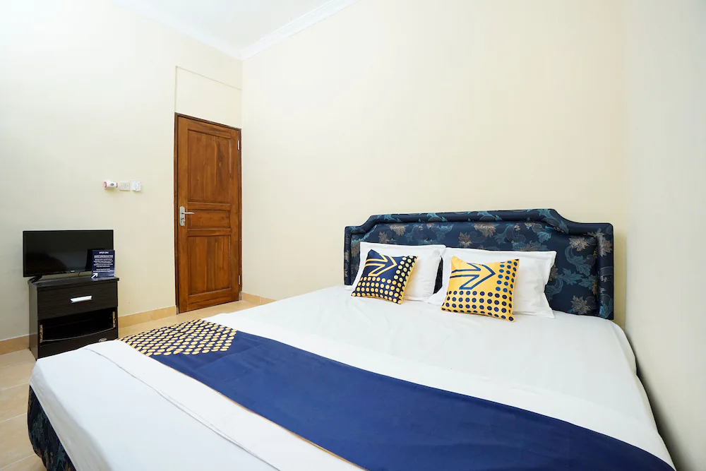 Omah Mbah Lurah Syariah by OYO Rooms