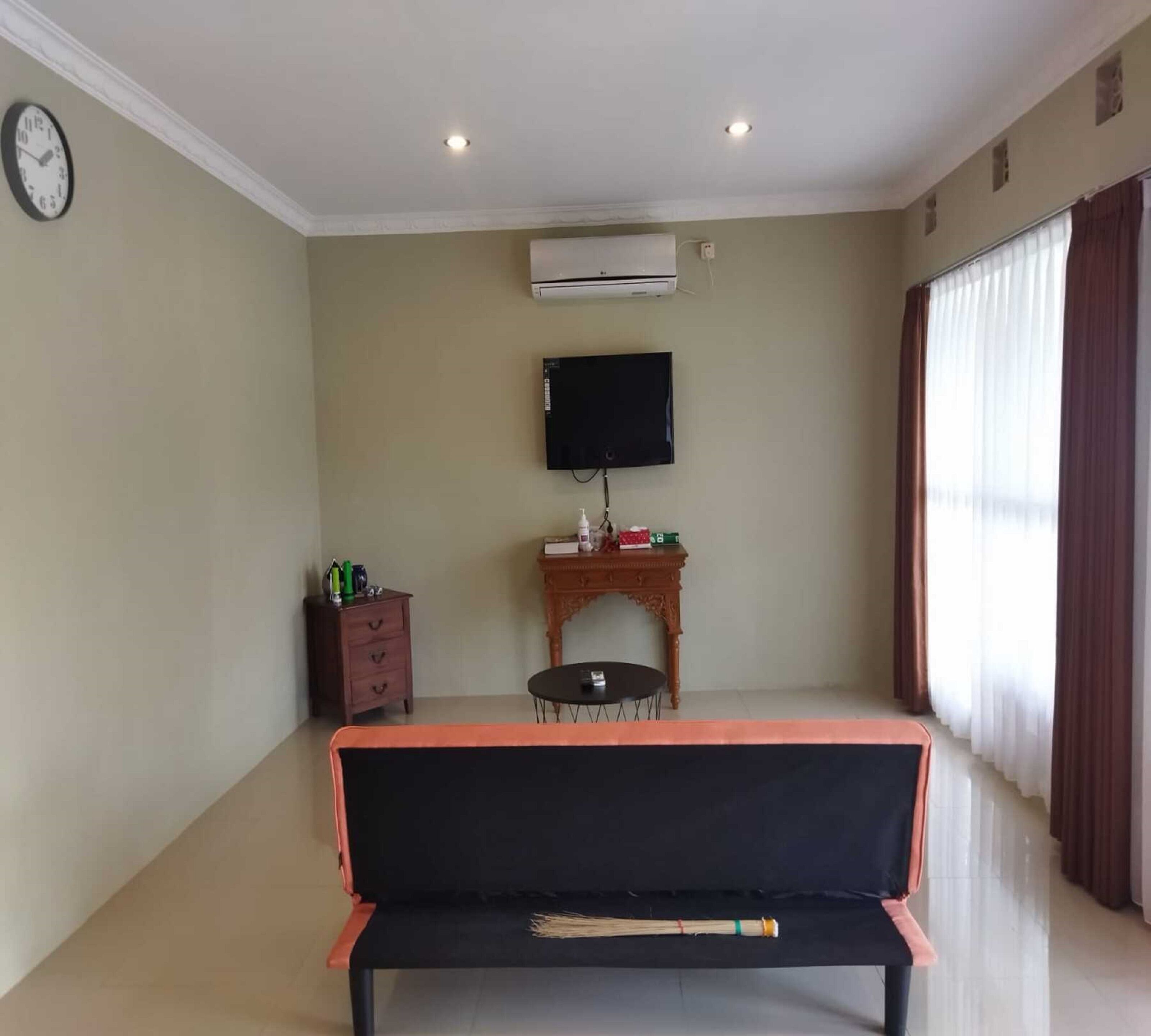 Adine Guest House