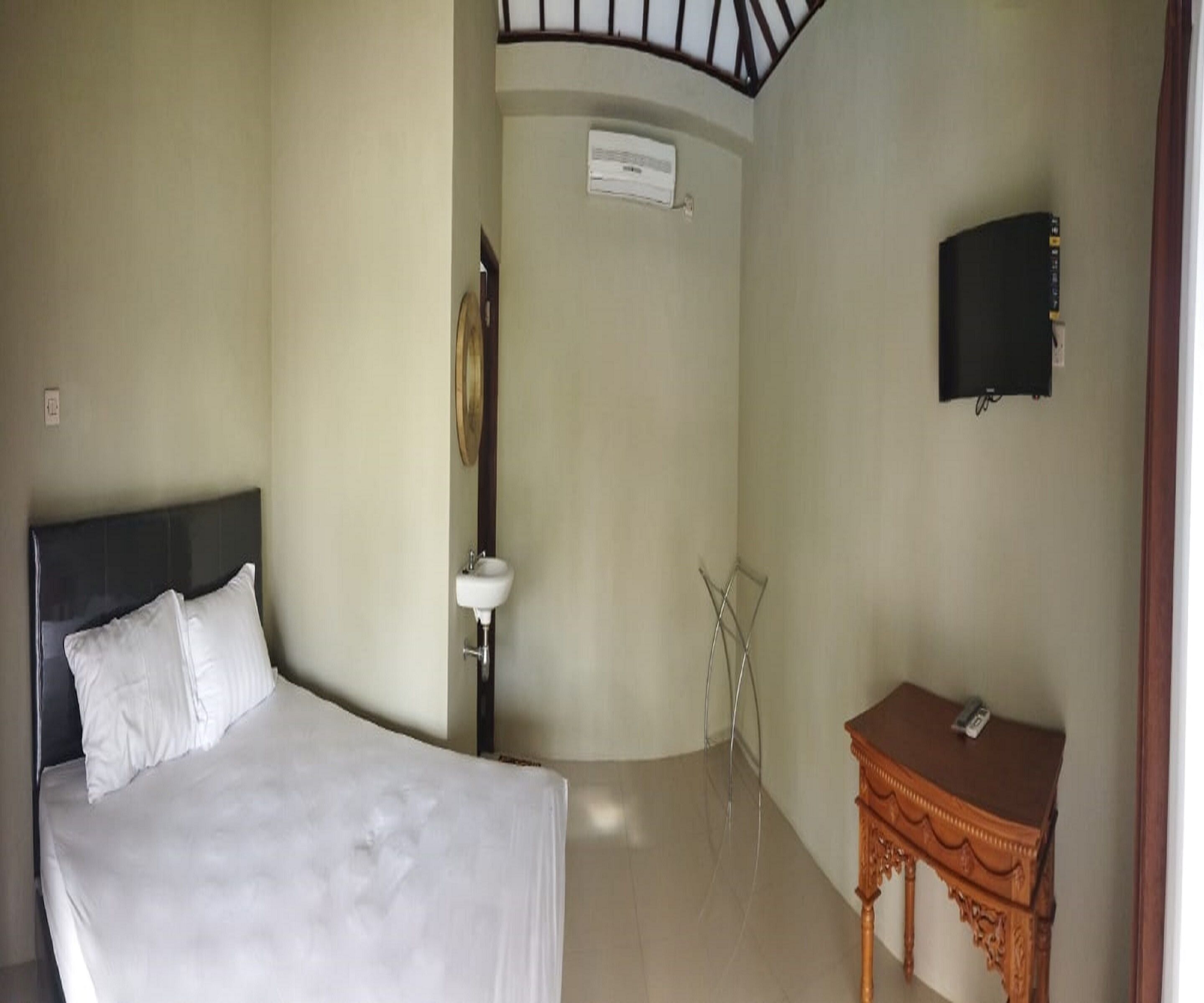 Adine Guest House