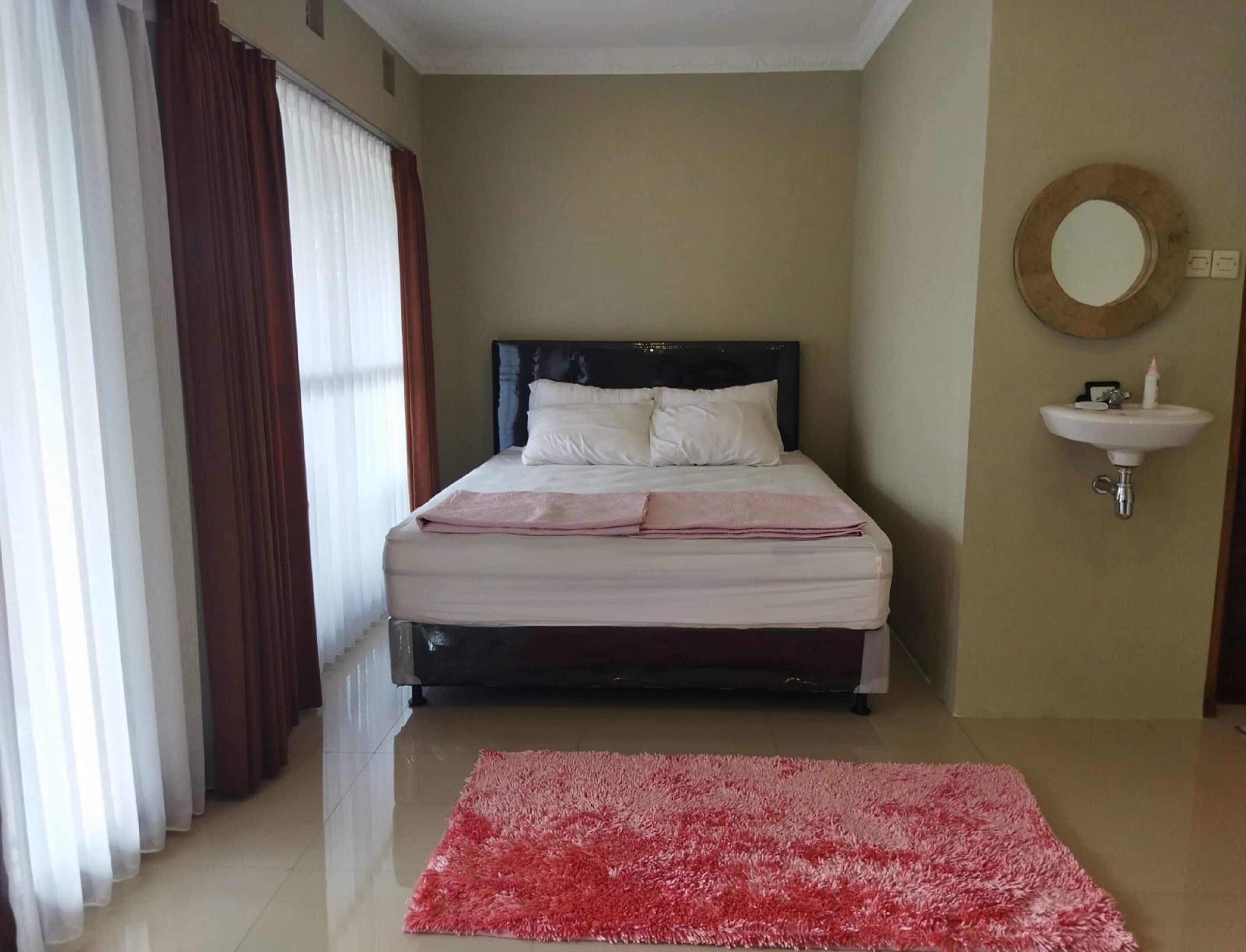 Adine Guest House