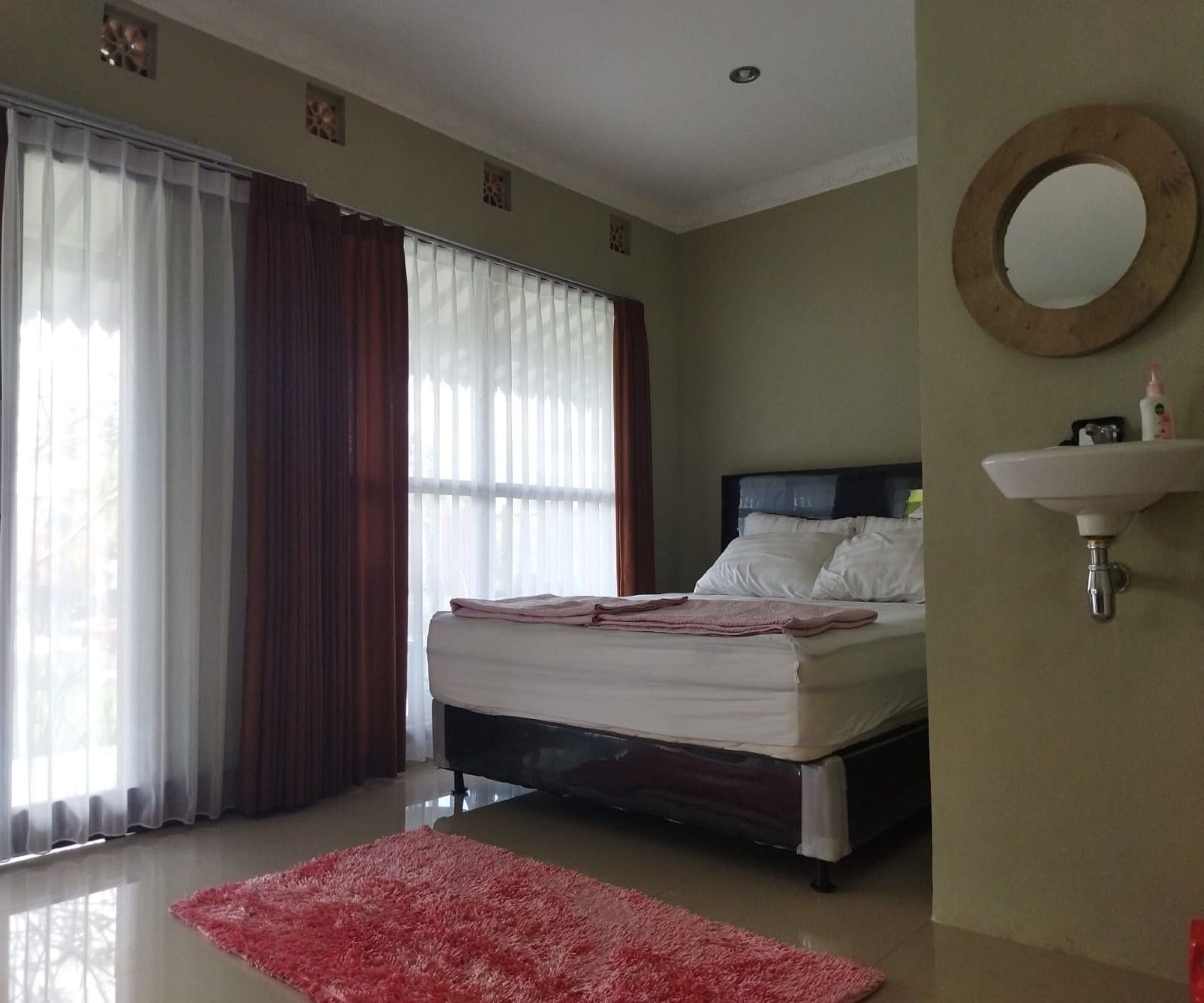 Adine Guest House