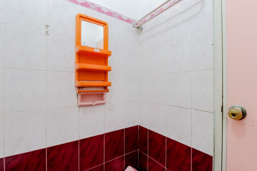 Adinda Beach Hotel and Villa