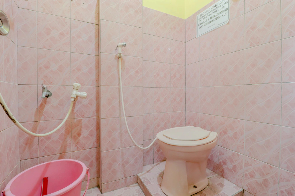 Adinda Beach Hotel and Villa