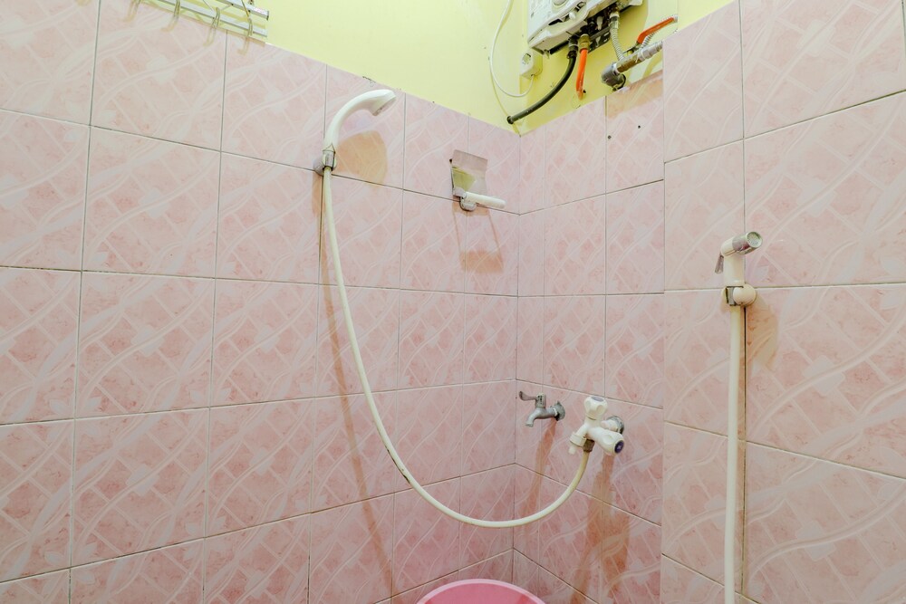 Adinda Beach Hotel and Villa