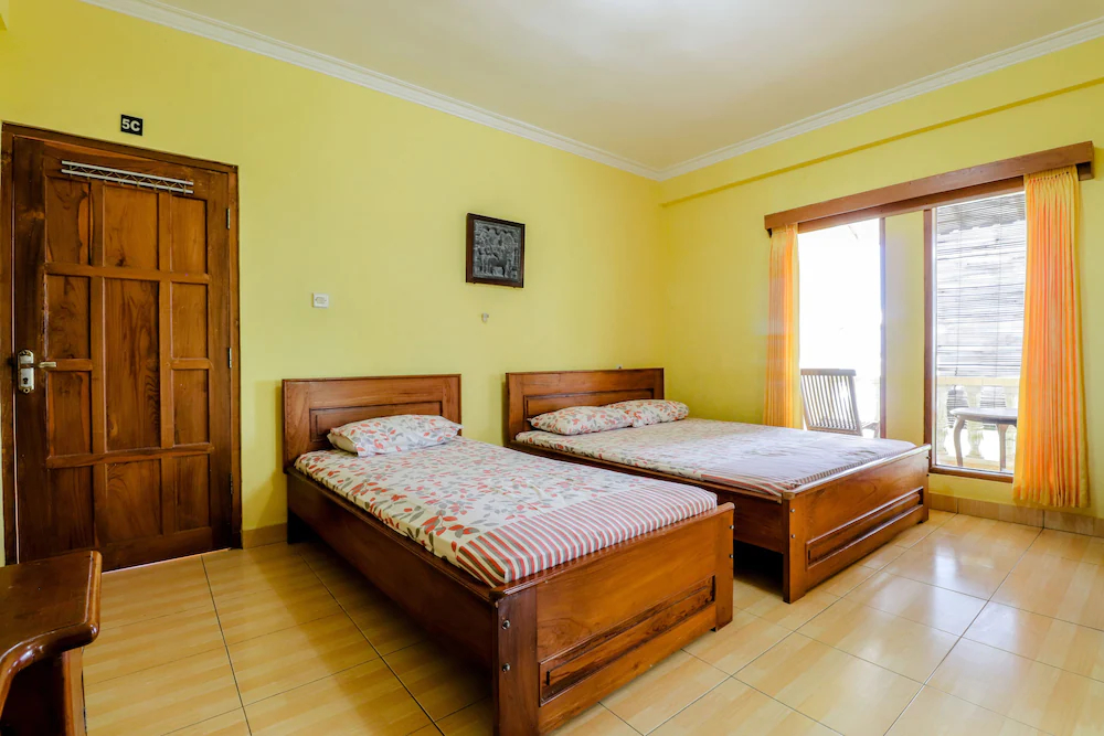 Adinda Beach Hotel and Villa