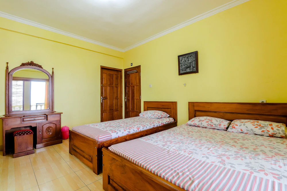 Adinda Beach Hotel and Villa