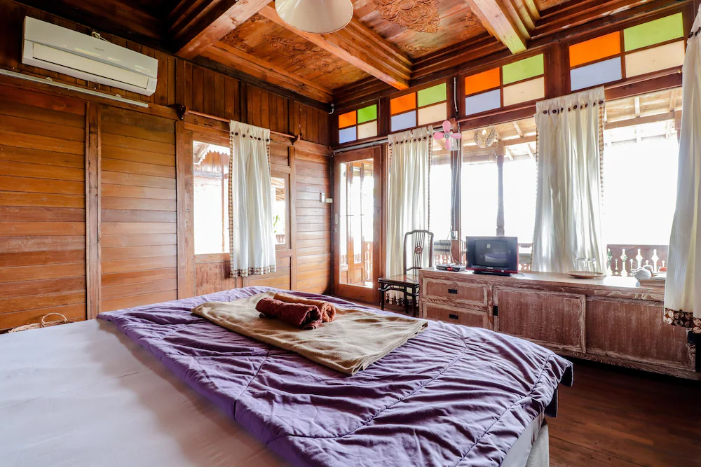 Adinda Beach Hotel and Villa