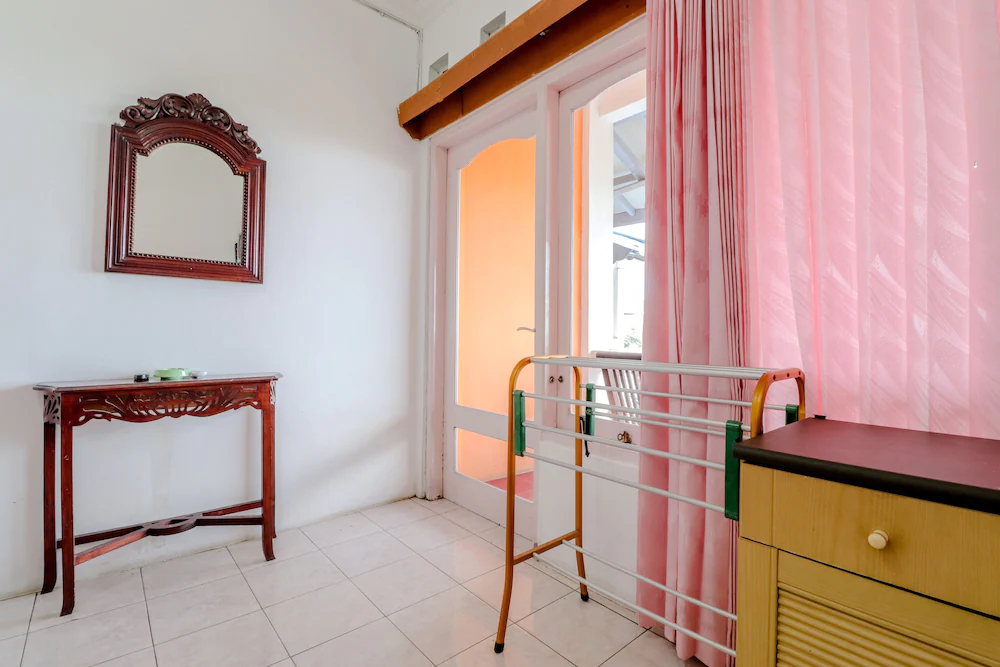 Adinda Beach Hotel and Villa