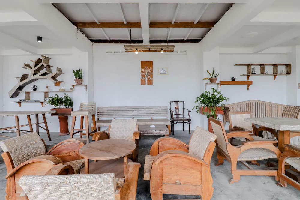 Adinda Beach Hotel and Villa