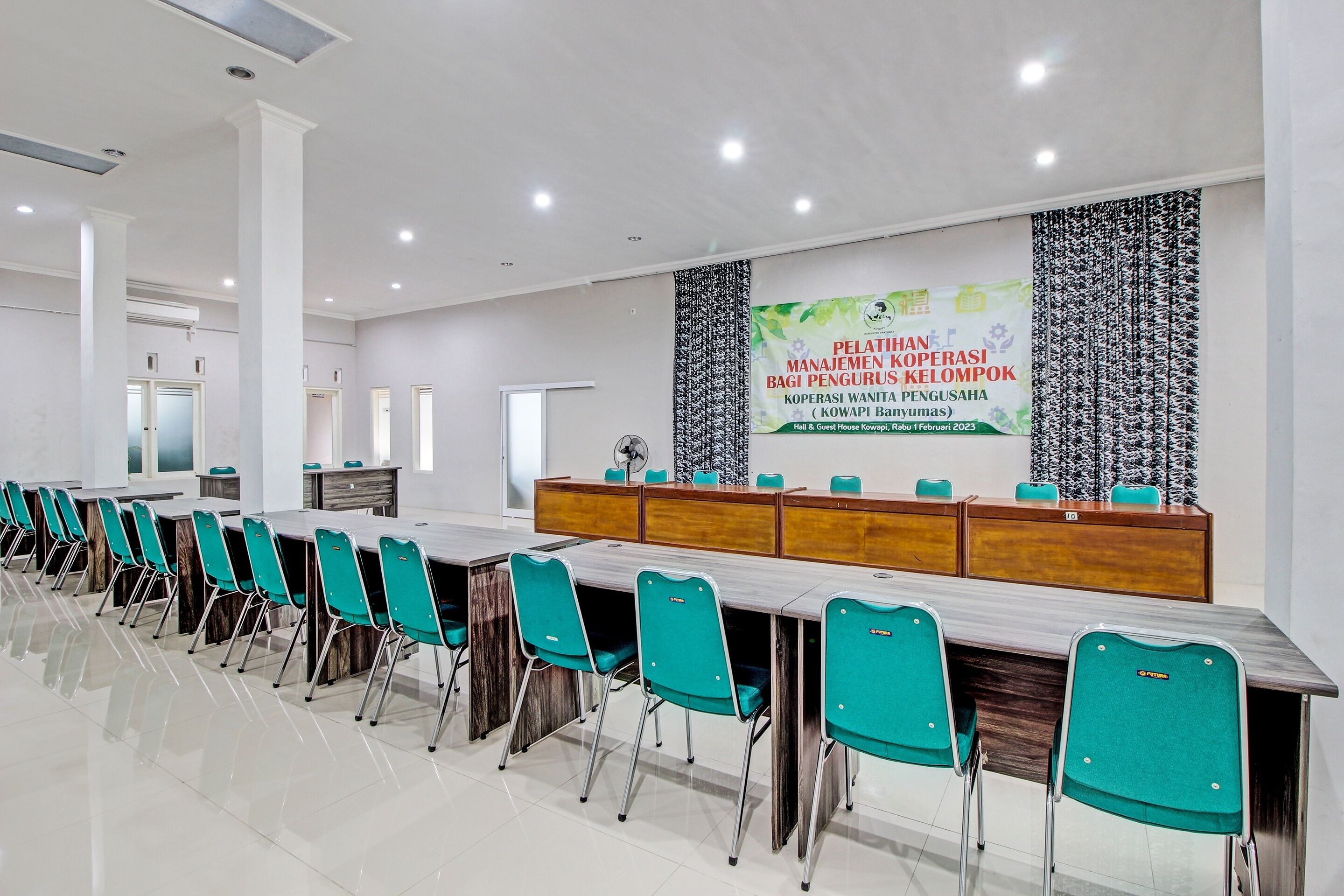 Capital O 92250 Hall & Guesthouse Kowapi