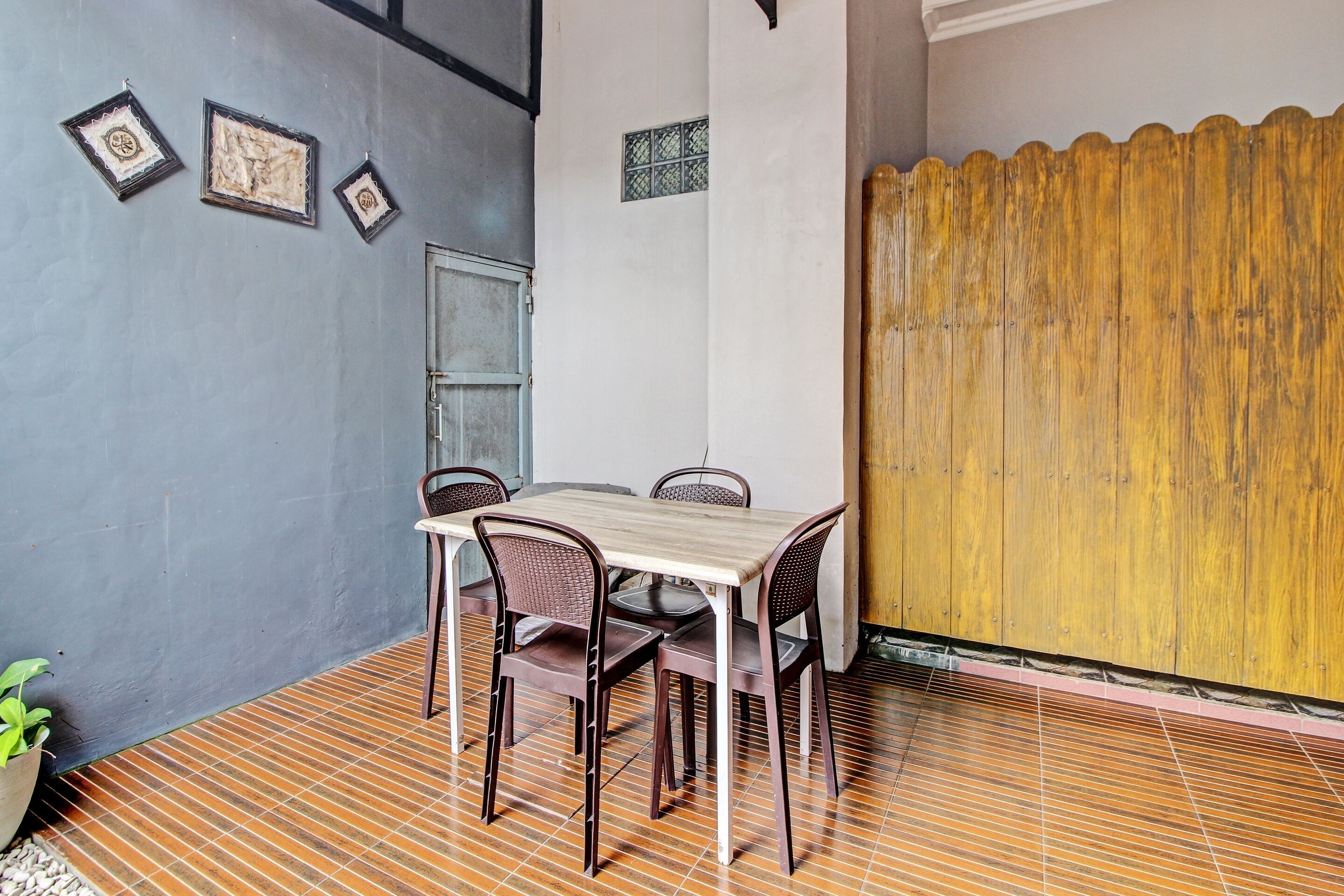 Capital O 92250 Hall & Guesthouse Kowapi