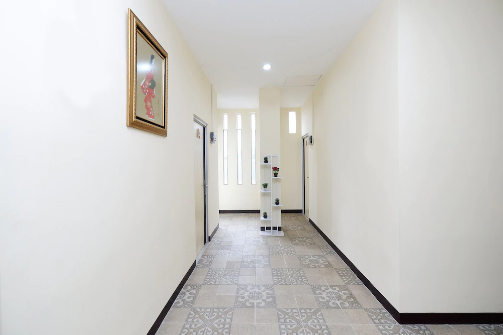 Harmonis by OYO Rooms