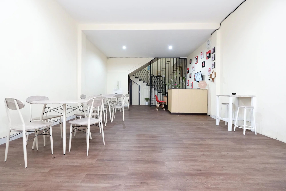 Harmonis by OYO Rooms