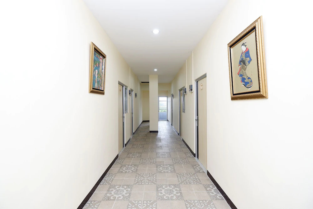 Harmonis by OYO Rooms