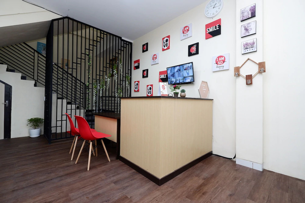 Harmonis by OYO Rooms