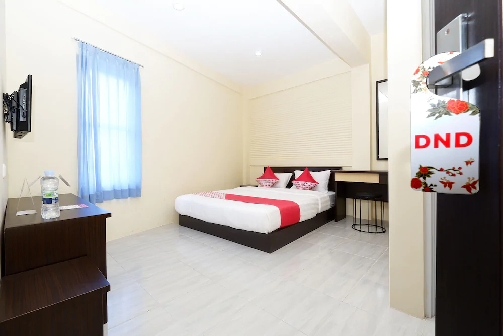 Harmonis by OYO Rooms