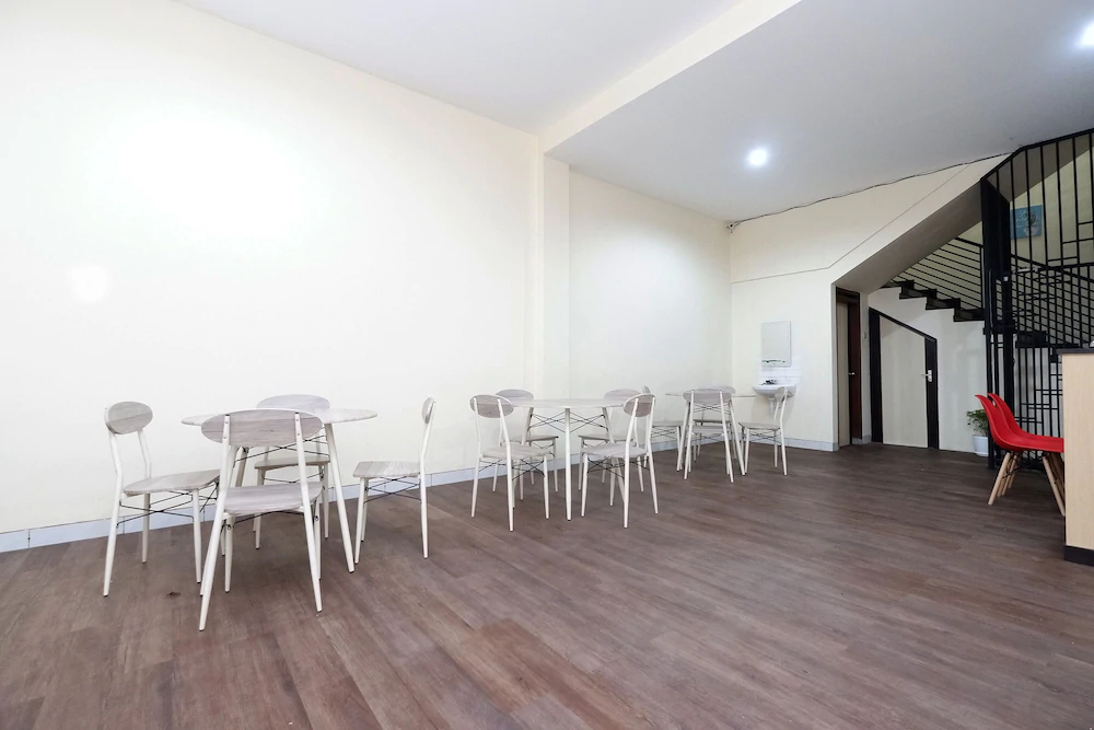 Harmonis by OYO Rooms