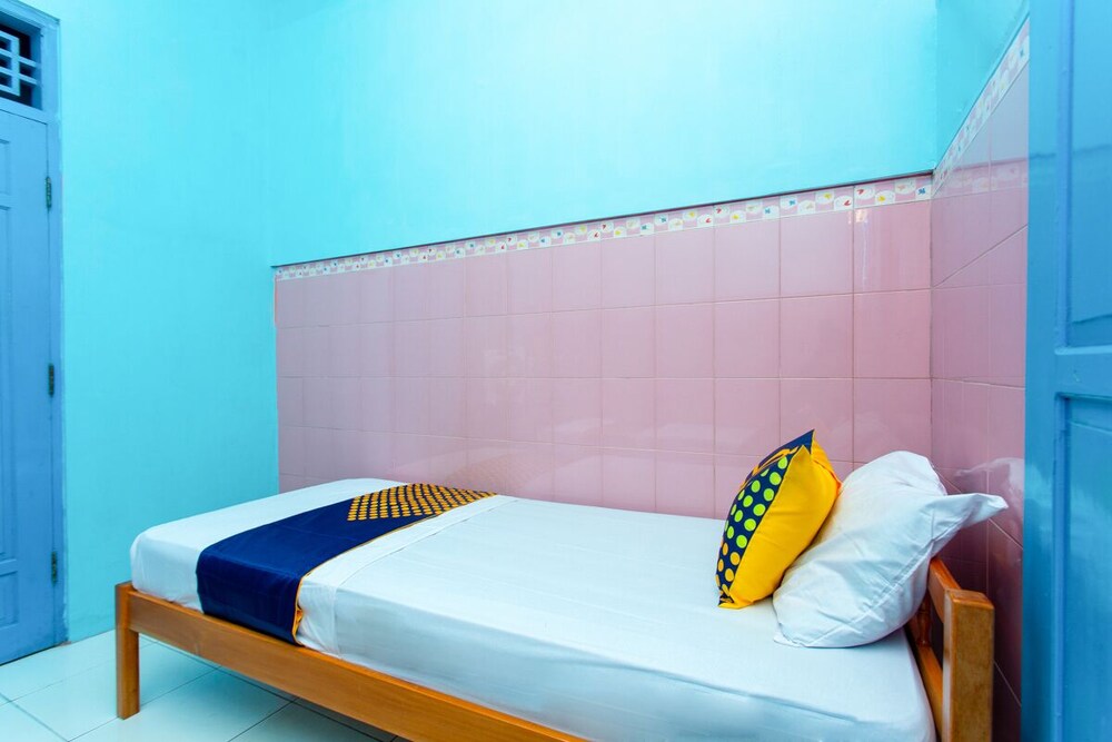 Hotel Budi by OYO Rooms