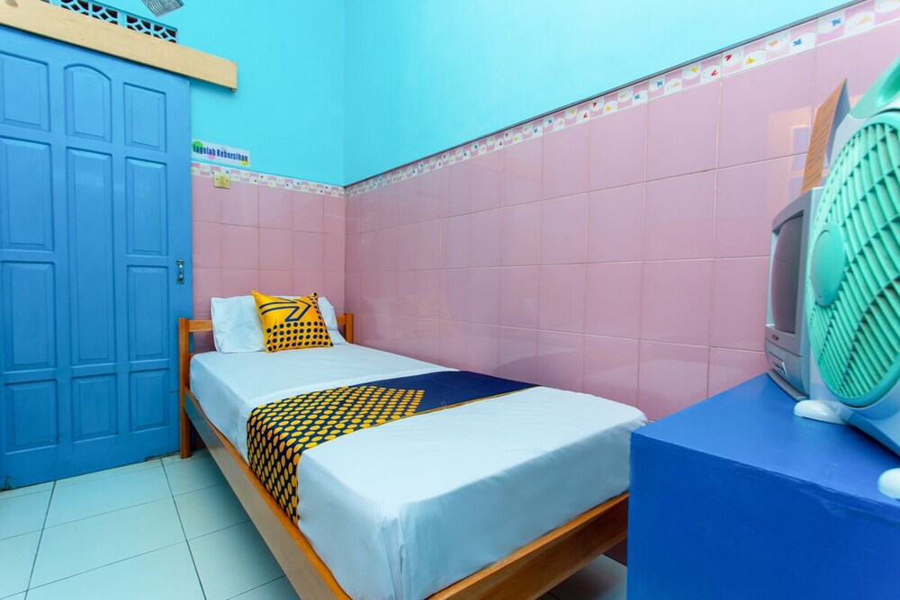 Hotel Budi by OYO Rooms