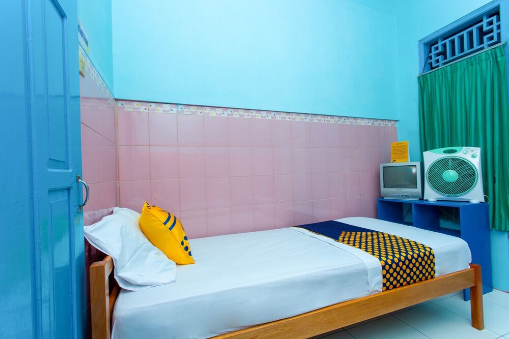 Hotel Budi by OYO Rooms