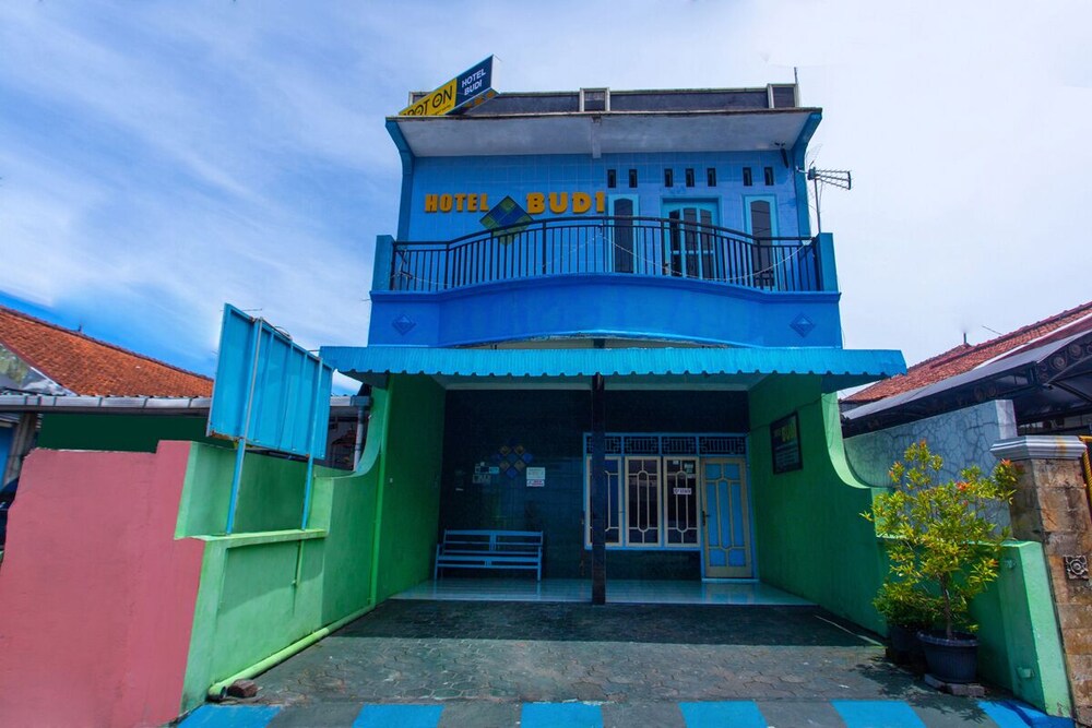 Hotel Budi by OYO Rooms