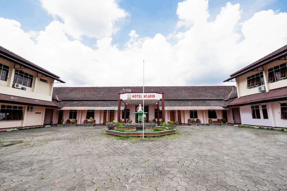Hotel Wijaya by OYO Rooms