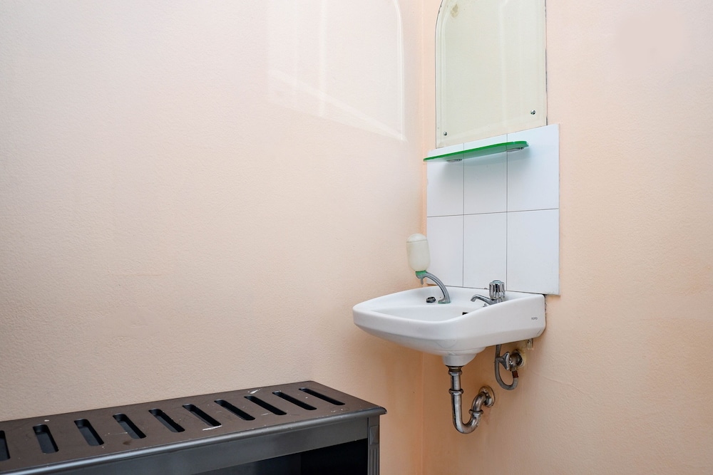 Hotel Wijaya by OYO Rooms