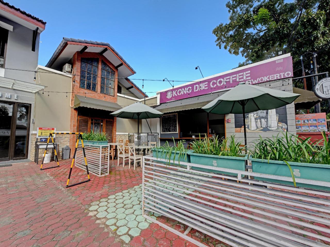 OYO 90497 Navaya Guest House