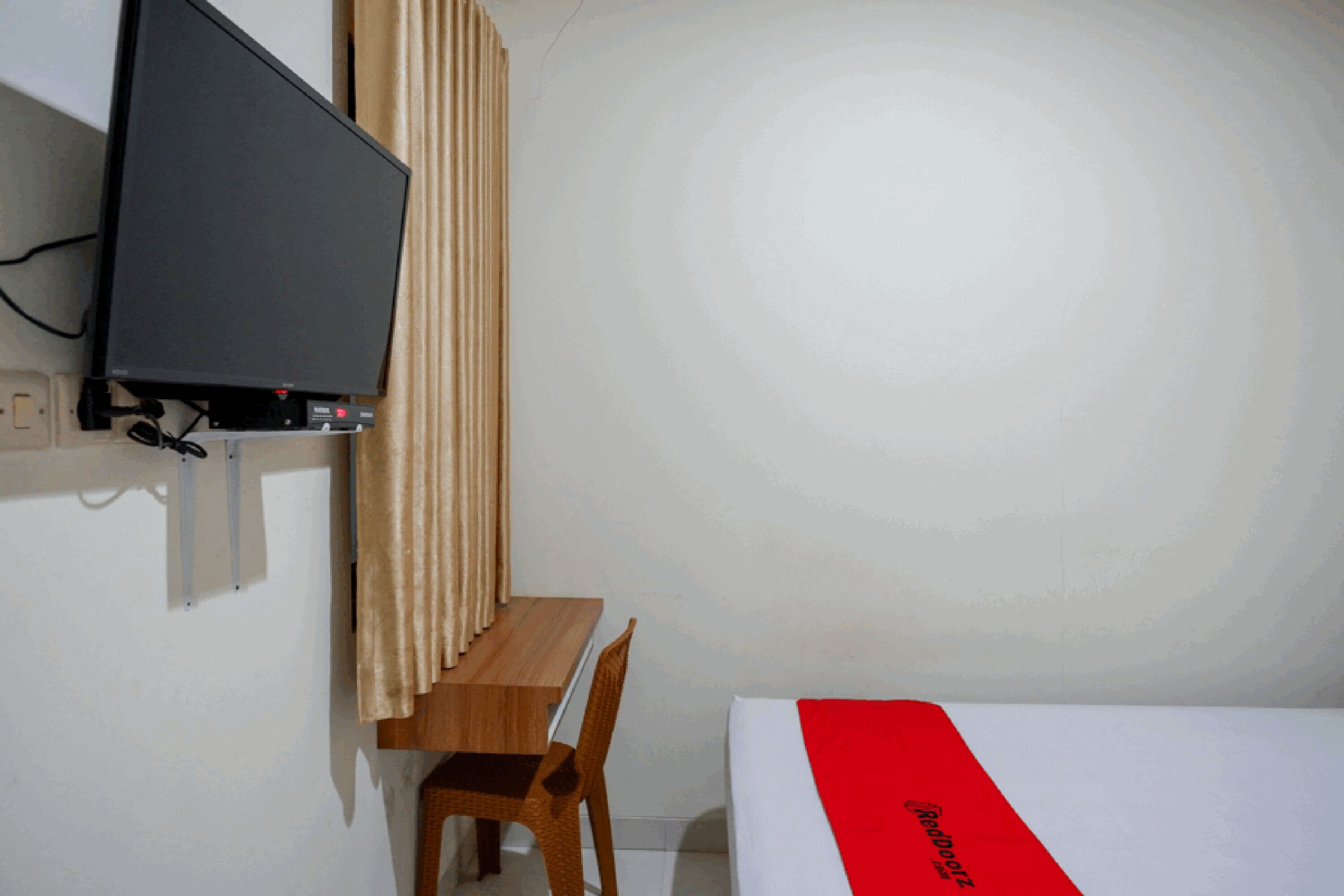 RedDoorz near Living Plaza Purwokerto