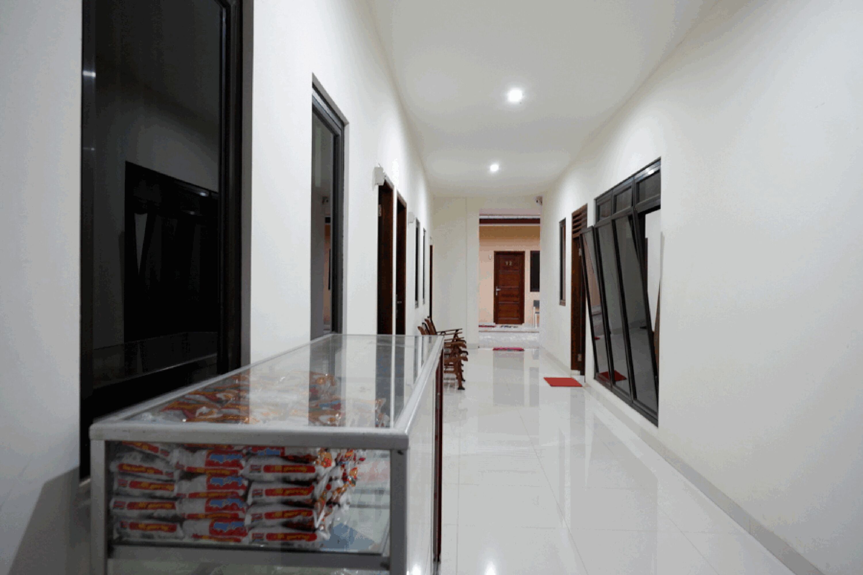 RedDoorz near Living Plaza Purwokerto
