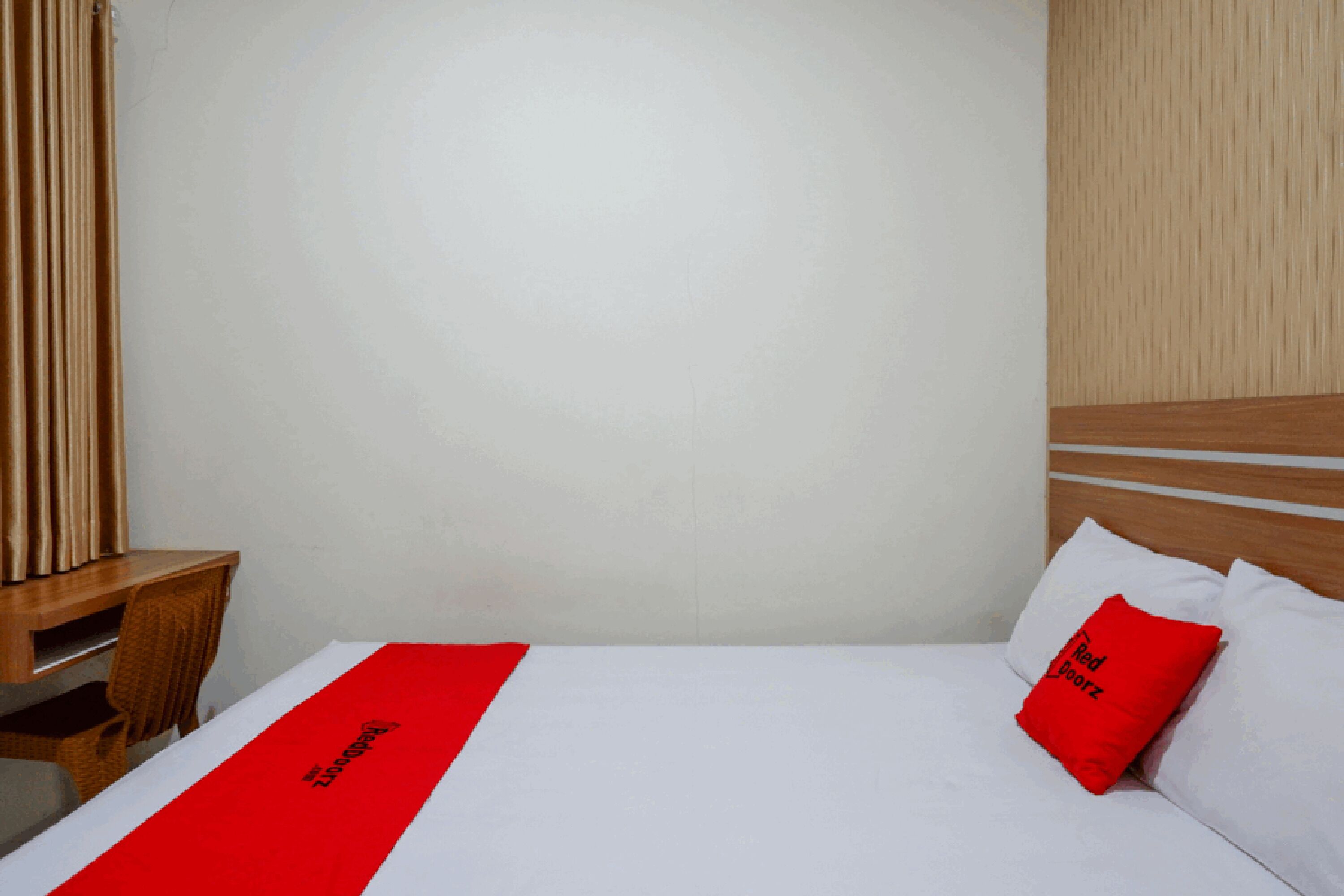 RedDoorz near Living Plaza Purwokerto